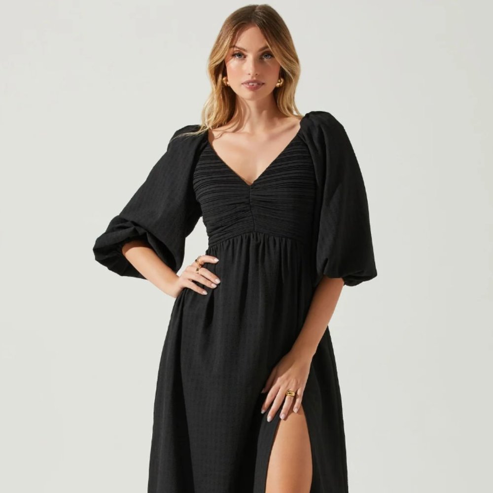 ASTR The Label Juniper Half Sleeve Textured Midi Dress
